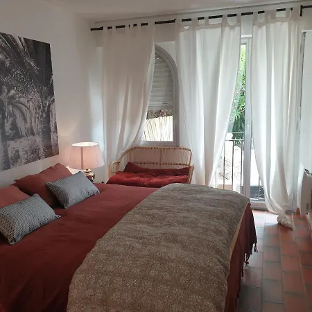 דירה Spacieux Avec Jardin Coeur De St Tropez סן טרופז